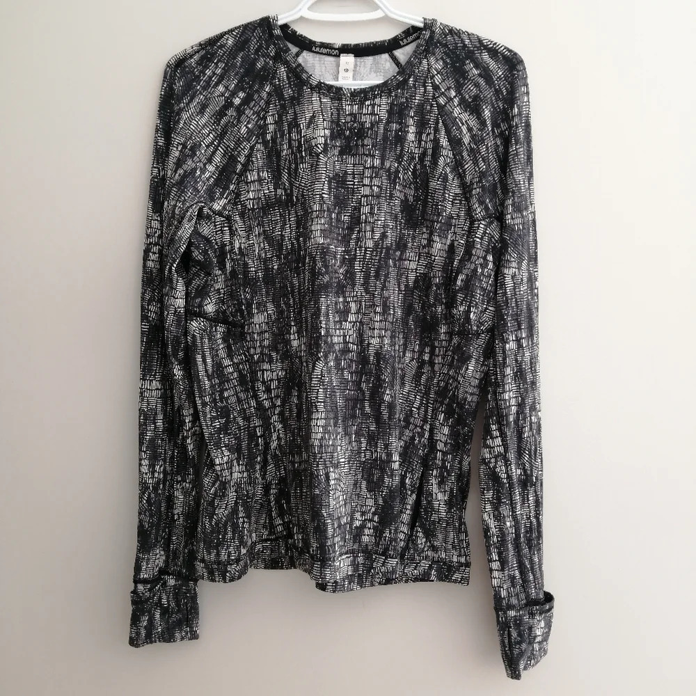 Lululemon Its Rulu Run Long Sleeve Shirt in Lino Slide Black and White Size 12